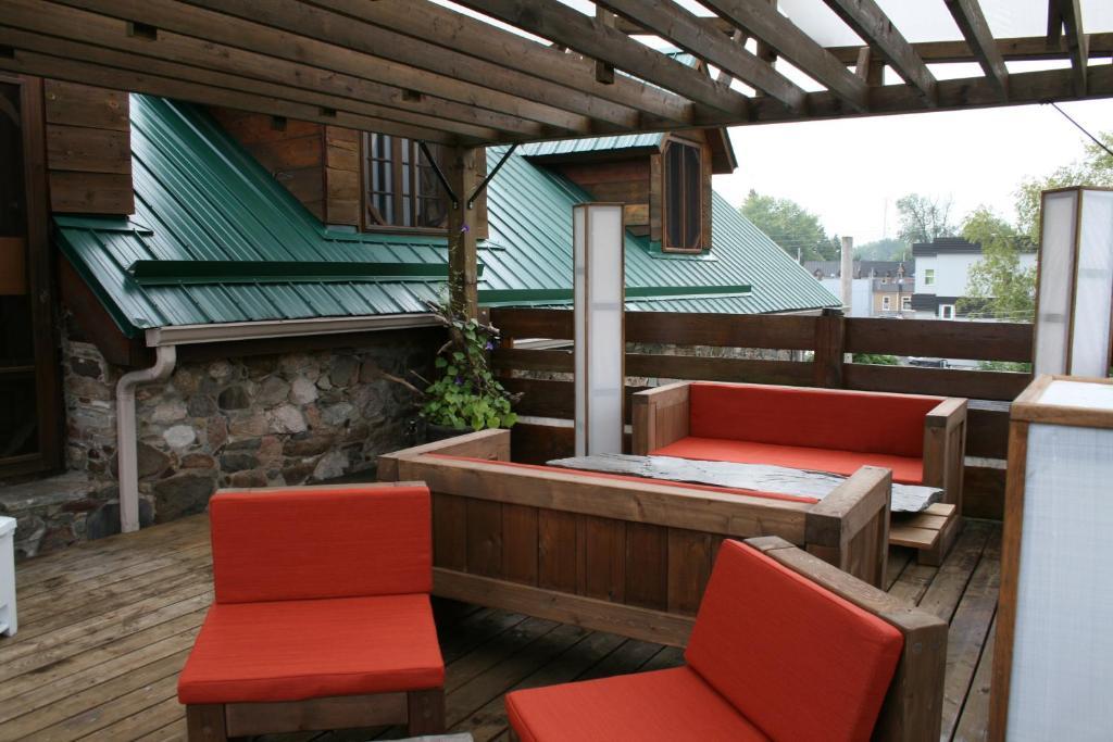 Manoir Ramezay Hotel Marieville Exterior foto